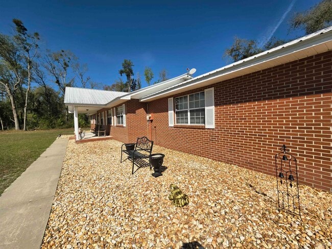 Photo - 102 S Claire Dr