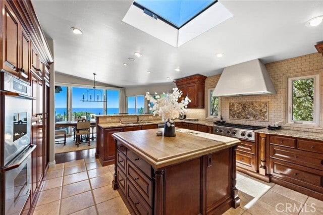 Photo - 1106 Skyline Dr