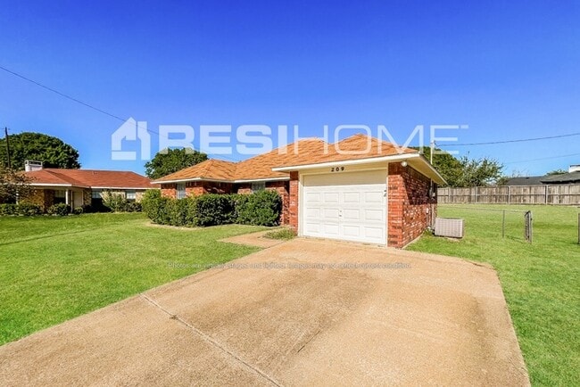 Photo - 209 Madre Cir
