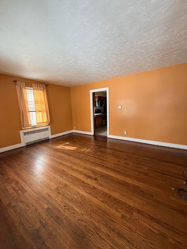 Building Photo - 109 Lakeview Ave Unit 1