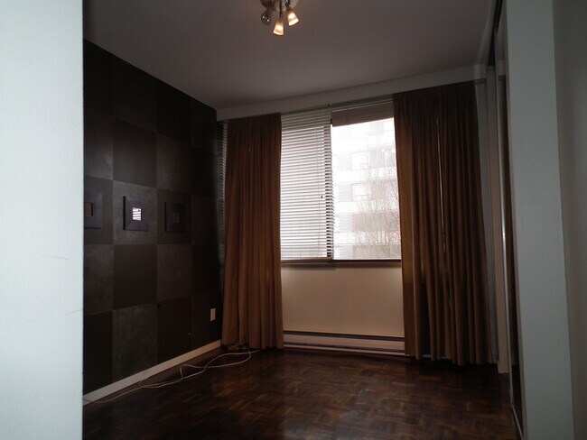 Photo - 1219 Harwood St