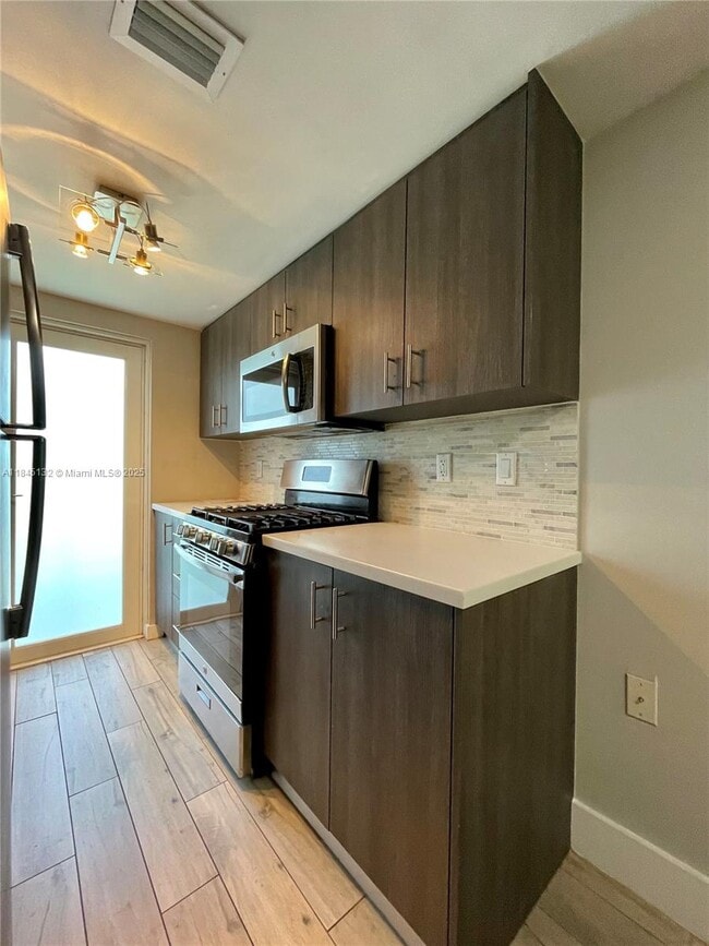 Building Photo - 942 Lenox Ave. Unit 06 Rental