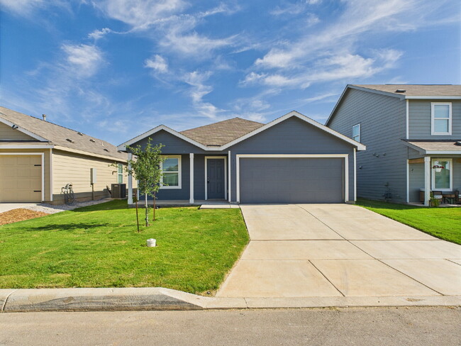 Building Photo - "Open-Concept Living in Fredericksburg" Rental