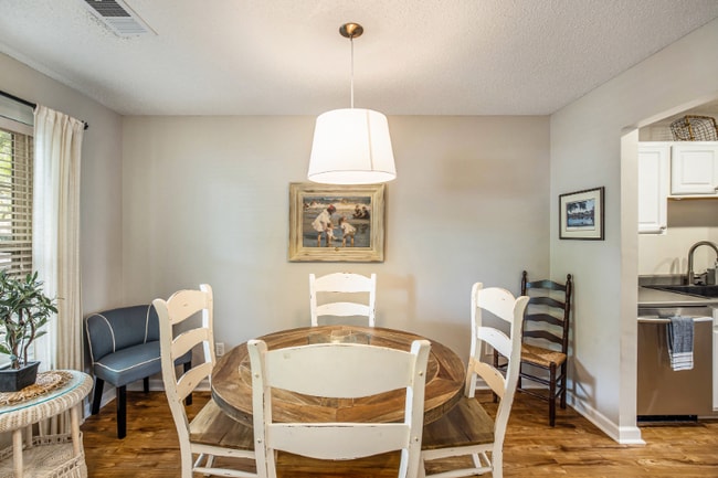 Photo - 1518 Blaze Ln