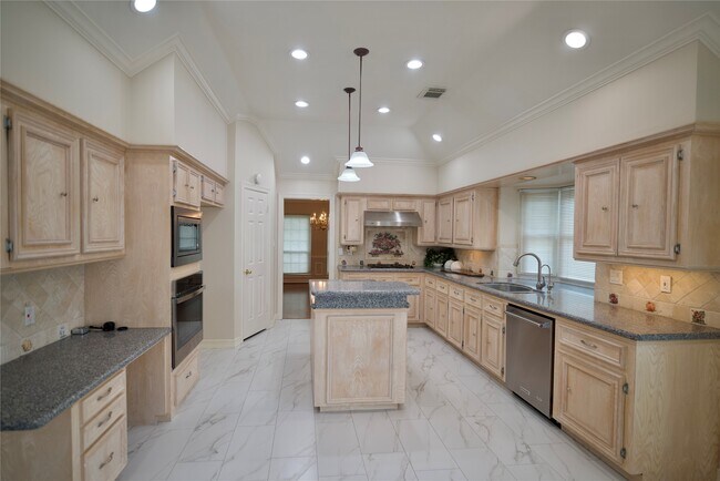Photo - 1839 Lakewinds Dr