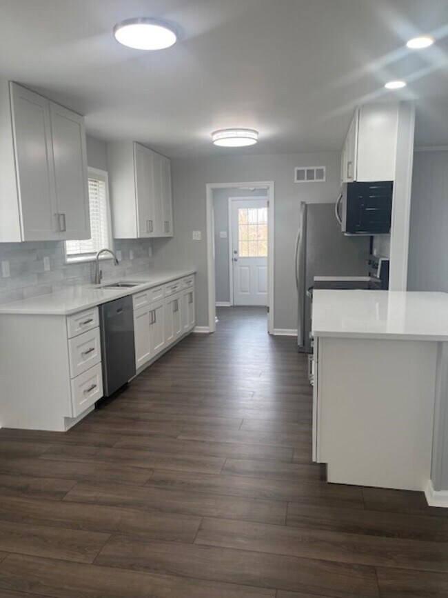 Photo - 5340 Boswell Ave