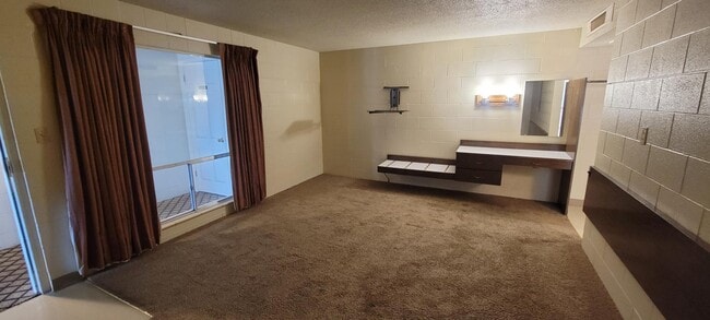 Photo - 112 E Cherry St