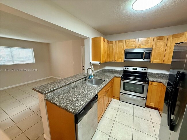 Building Photo - 350 Palm Cir W Unit 102 Rental