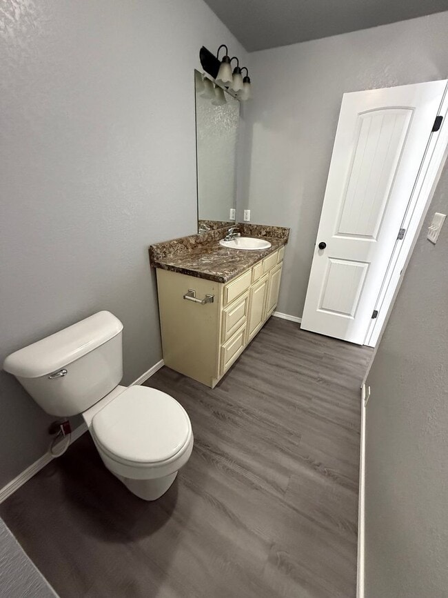 Photo - 2411 Dora Rd Unidad B