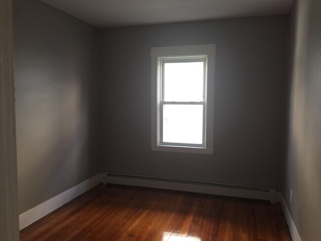 Bedroom - 104 Bowdoin St Unit 2