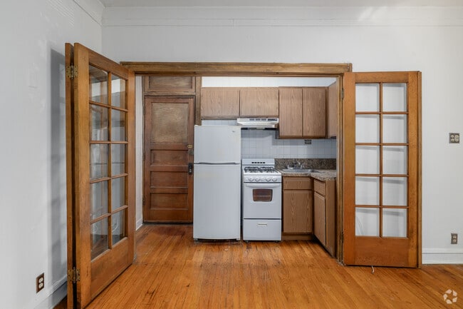 Studio - 400SF - Kitchen