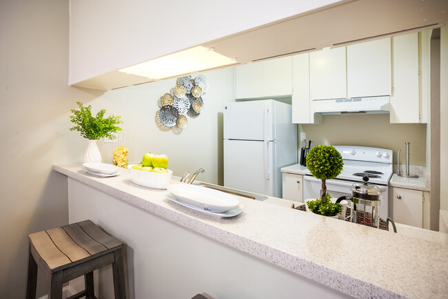 Building Photo - Stonebridge Apartments