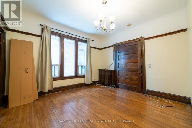 Photo - 678 Huron St Unit 200