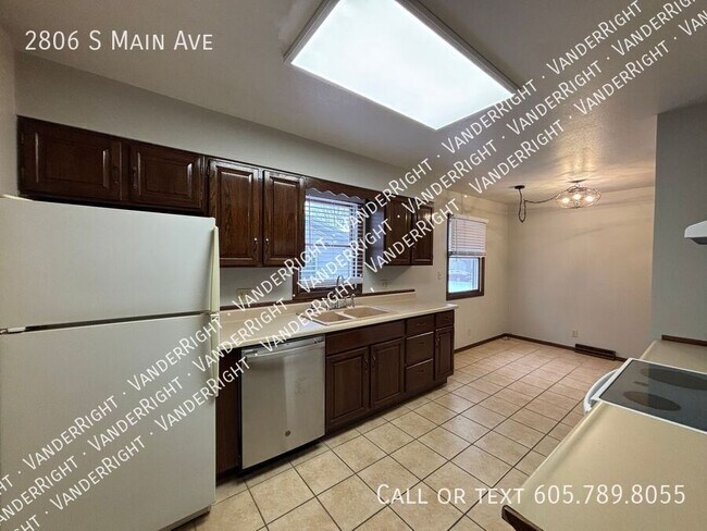 Photo - 2806 S Main Ave