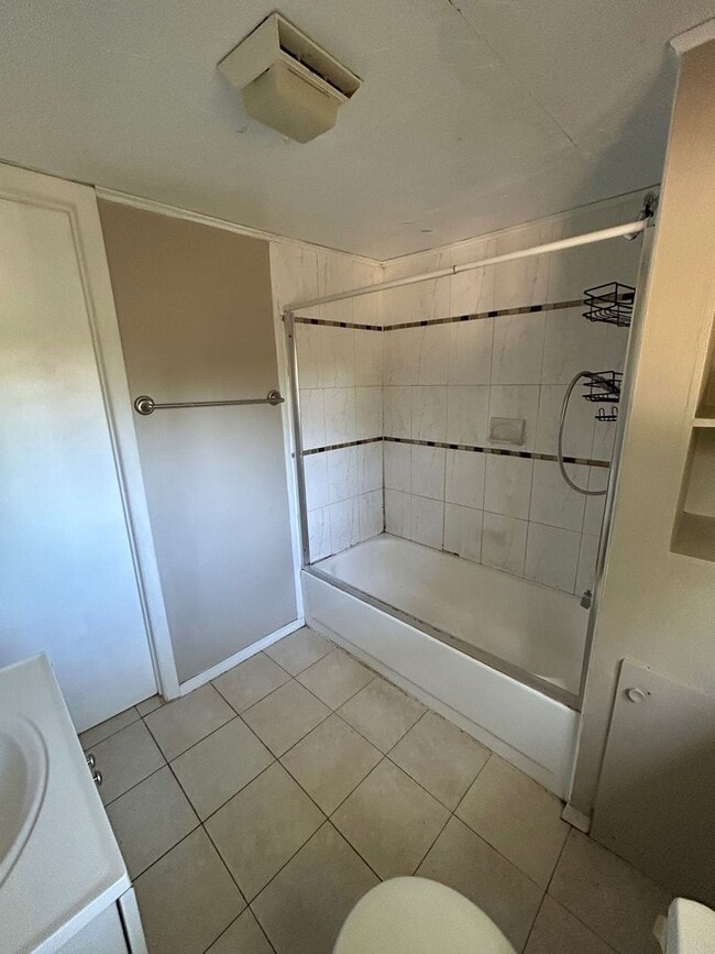 Photo - Charming 4-Bedroom Property in Prime Location