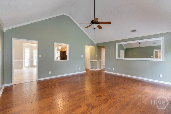 Photo - 397 Greenwich Dr