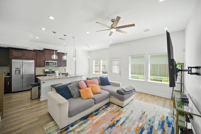 Photo - 4402 McKinley St