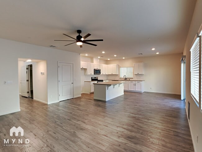 Photo - 3831 Berrybridge St