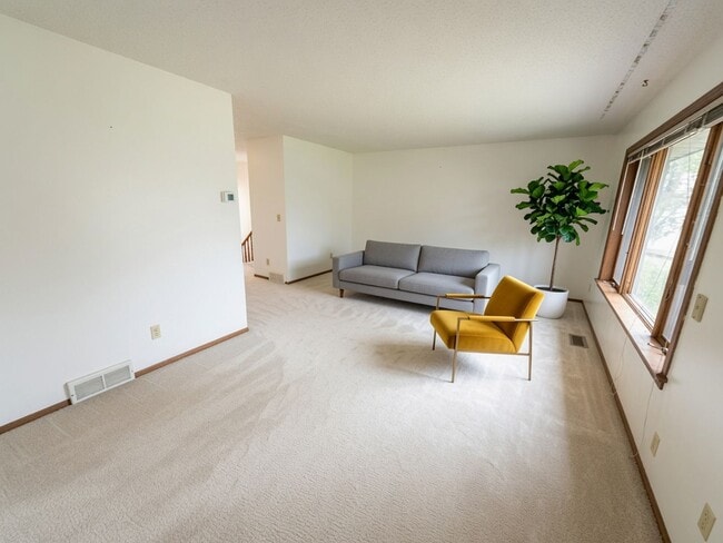 14902 Wildwood Rd