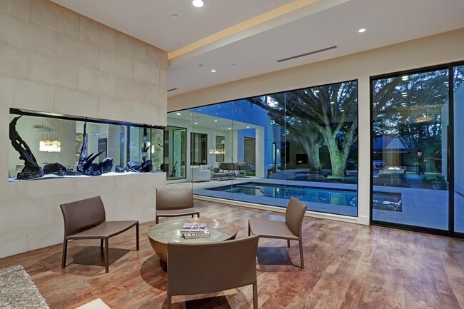 Photo - 721 E Creekside Dr