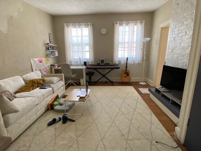 Photo - 2010 Sansom St Unit 3W