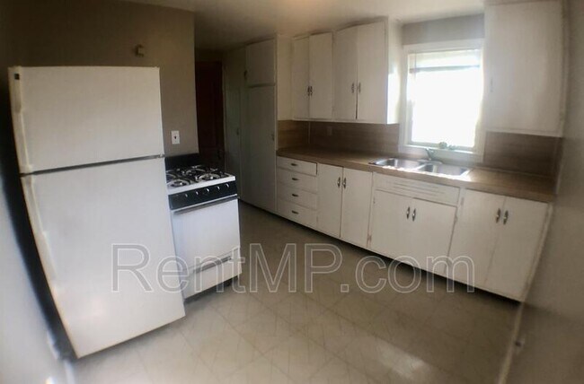Photo - 1011 S Lansing St