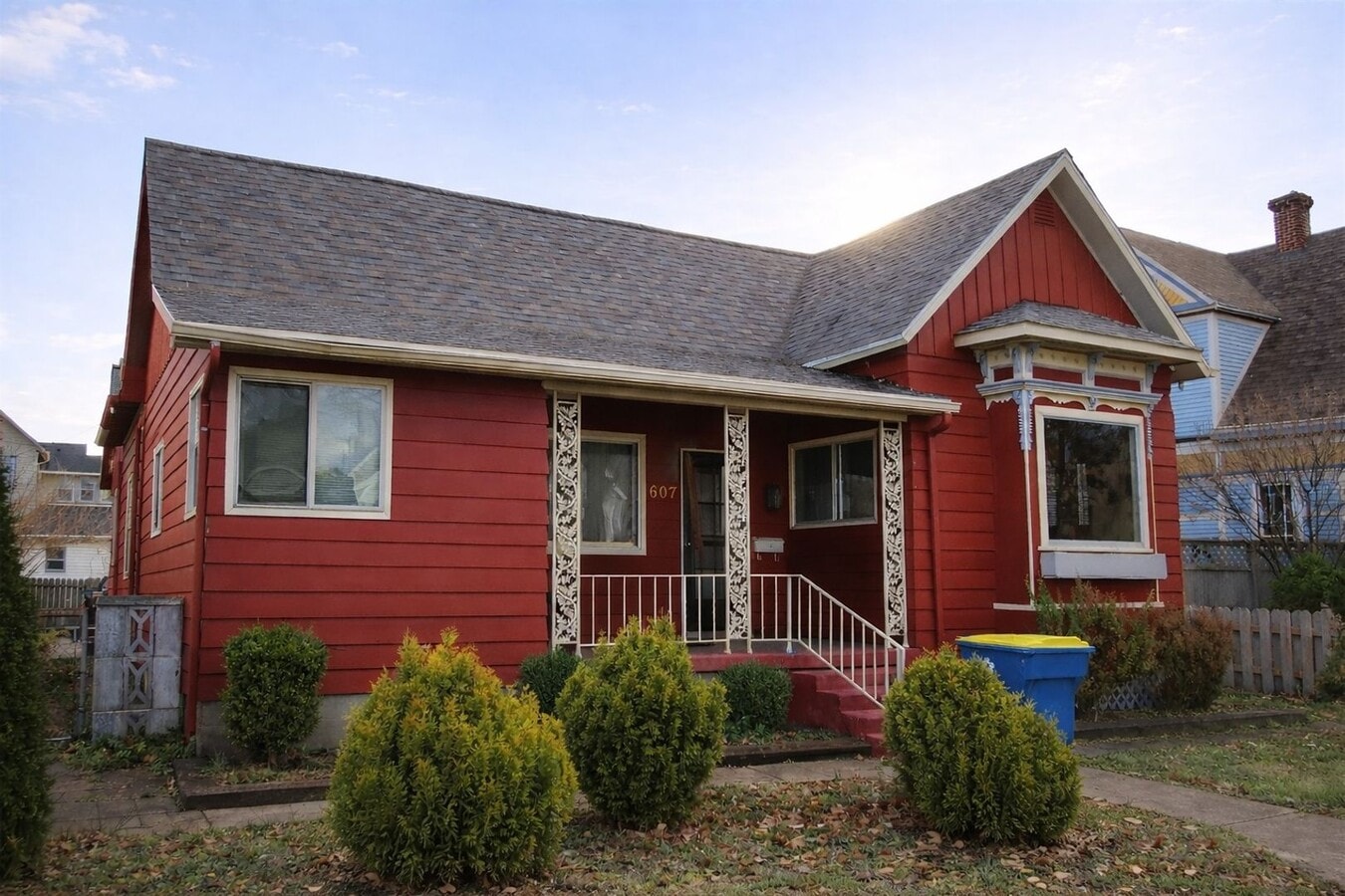 3-Bed, 2-Bath Home on Main St - Garage & Off-Street Parking - 3-Bed, 2-Bath Home on Main St - Garage & Off-Street Parking