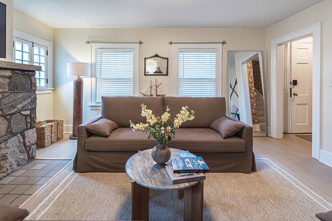 Photo - Quaint 4 bedroom Erie Home with Central Air & Garage Parking