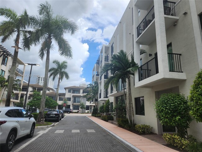 Photo - 4745 NW 84th Ct Unit 18