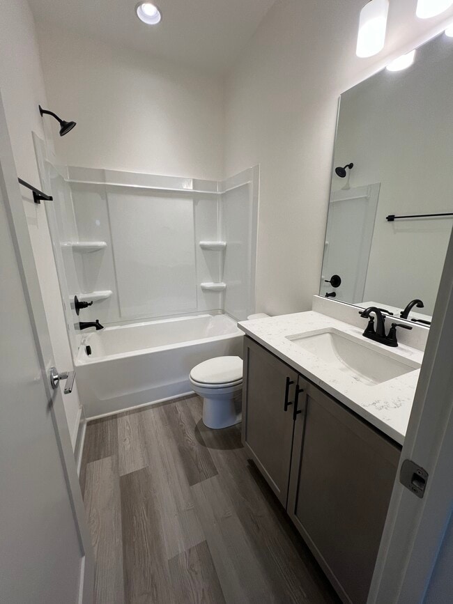 Photo - 601 Harper Lndg