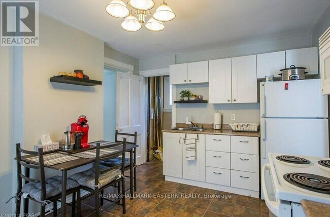 Photo - 279 William St Unité Main Floor