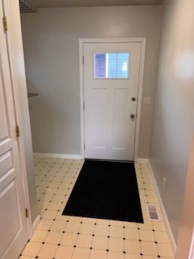 Lovely 2 bedroom home in Steilacoom - Lovely 2 bedroom home in Steilacoom