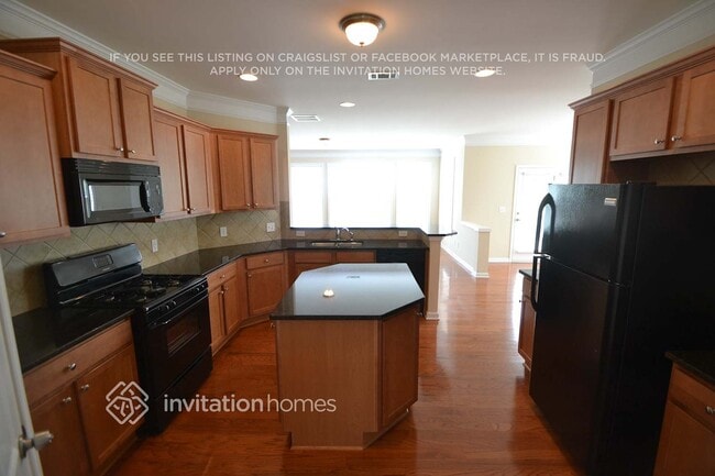 Photo - 404 N Hampton Trail