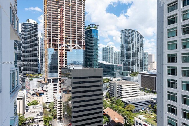 Photo - 950 Brickell Bay Dr