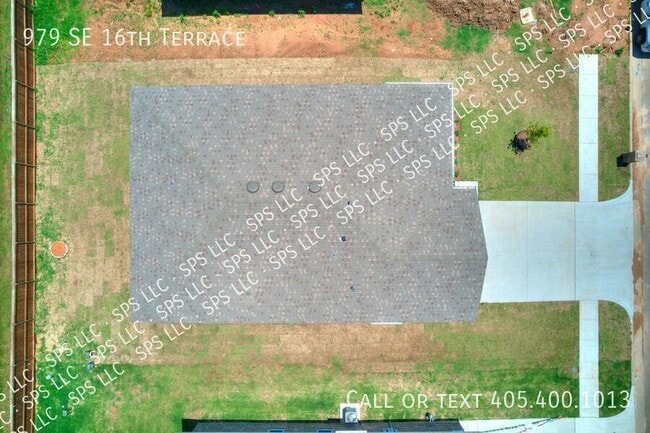 Photo - 979 SE 16th Terrace