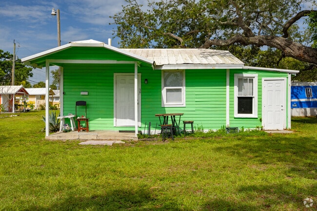 2664 Pineapple Ave Melbourne, FL 32935