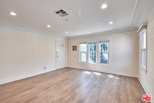 Photo - 942 S Lucerne Blvd