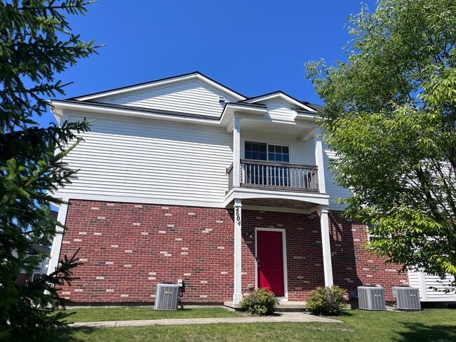 Building Photo - 2604 Riversedge Dr