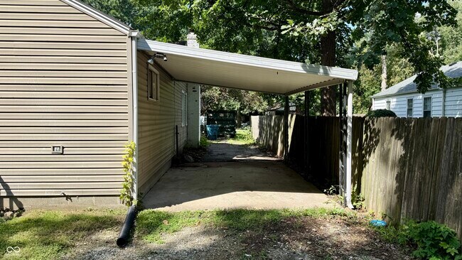 2215 Durham Dr