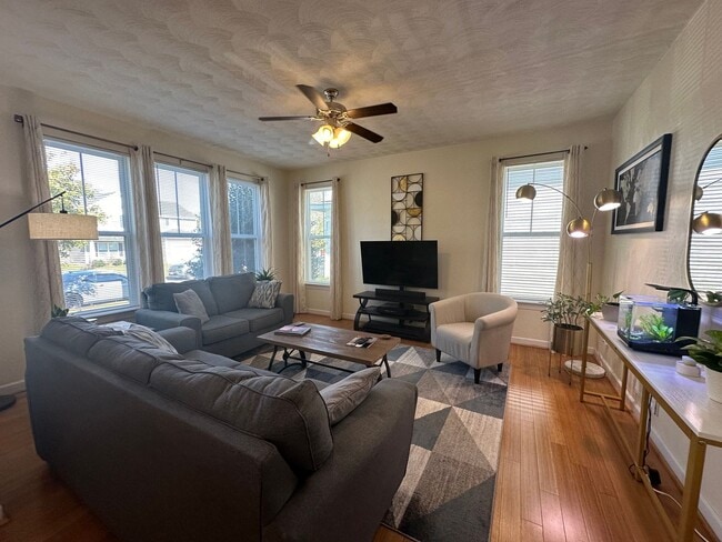 Photo - LAMBERTS POINT