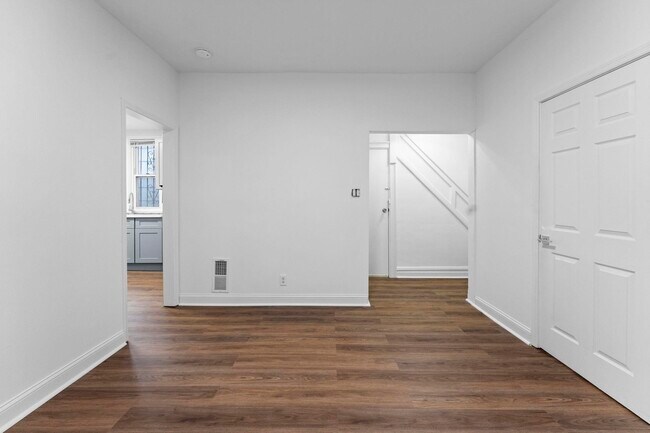 Photo - 296 Pearsall Ave