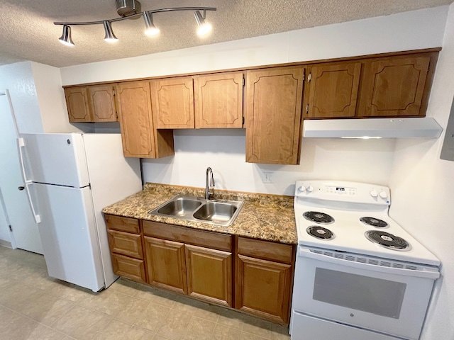 Photo - 3300 S Clarkson St Unidad 203