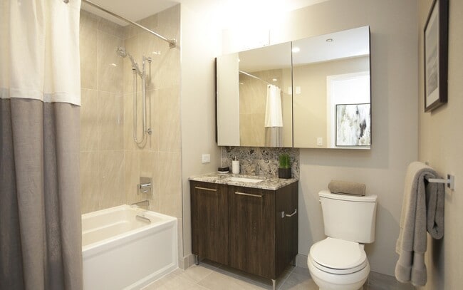 Photo - 798 N Hudson Ave