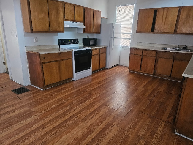 Photo - 640 E Northern Ave