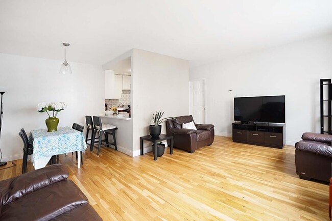 Photo - 54 Veronica Pl Unit 3E