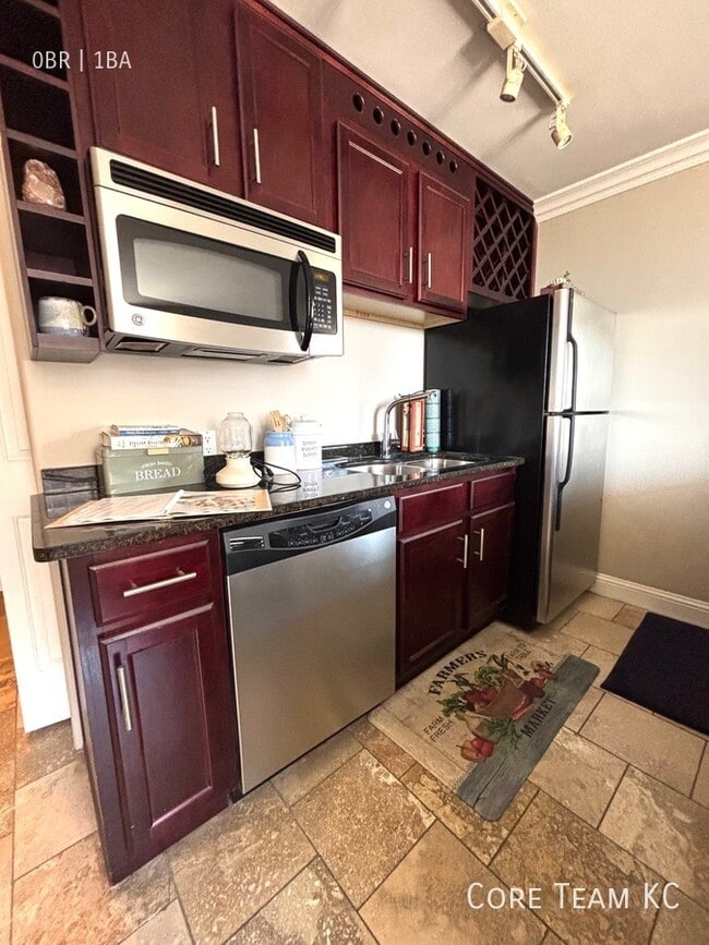 Photo - 700 E 8th St Unit 8F