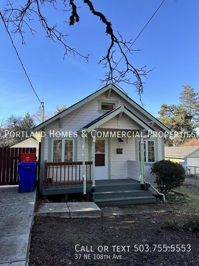 Cute 1BR 1BA Bungalow w/ Large, Fenced Bac... - Cute 1BR 1BA Bungalow w/ Large, Fenced Bac... House