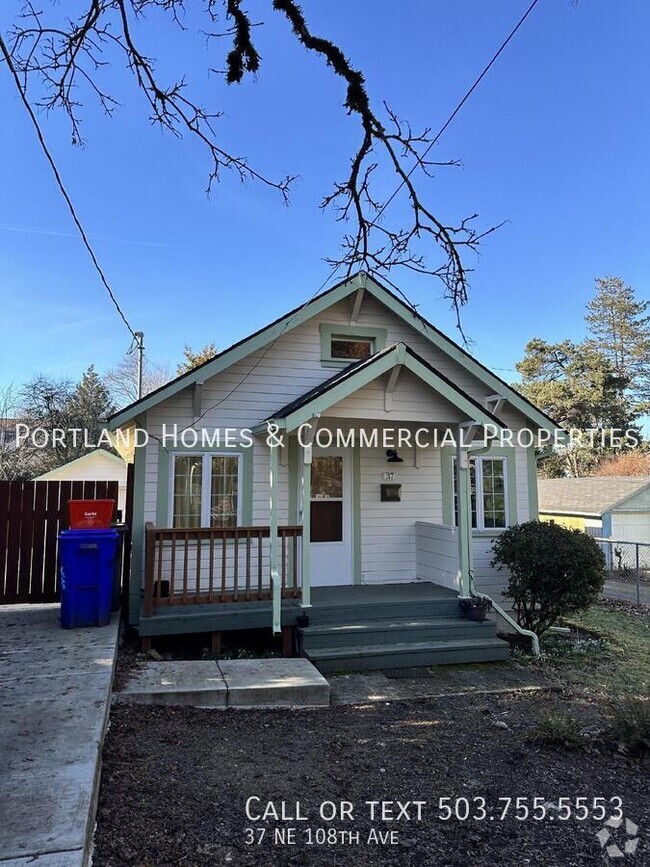 Building Photo - Cute 1BR 1BA Bungalow w/ Large, Fenced Bac... Rental