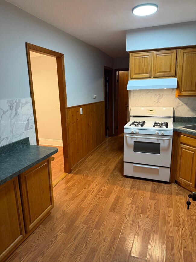 Photo - 120 Plauderville Ave Unit 2nd floor