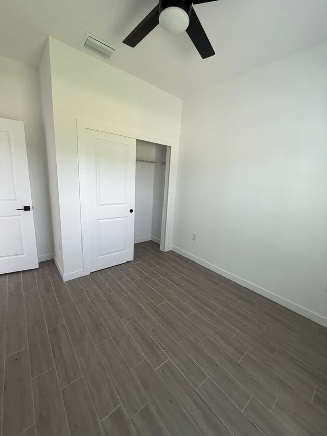 Photo - 1504 Gary Ln